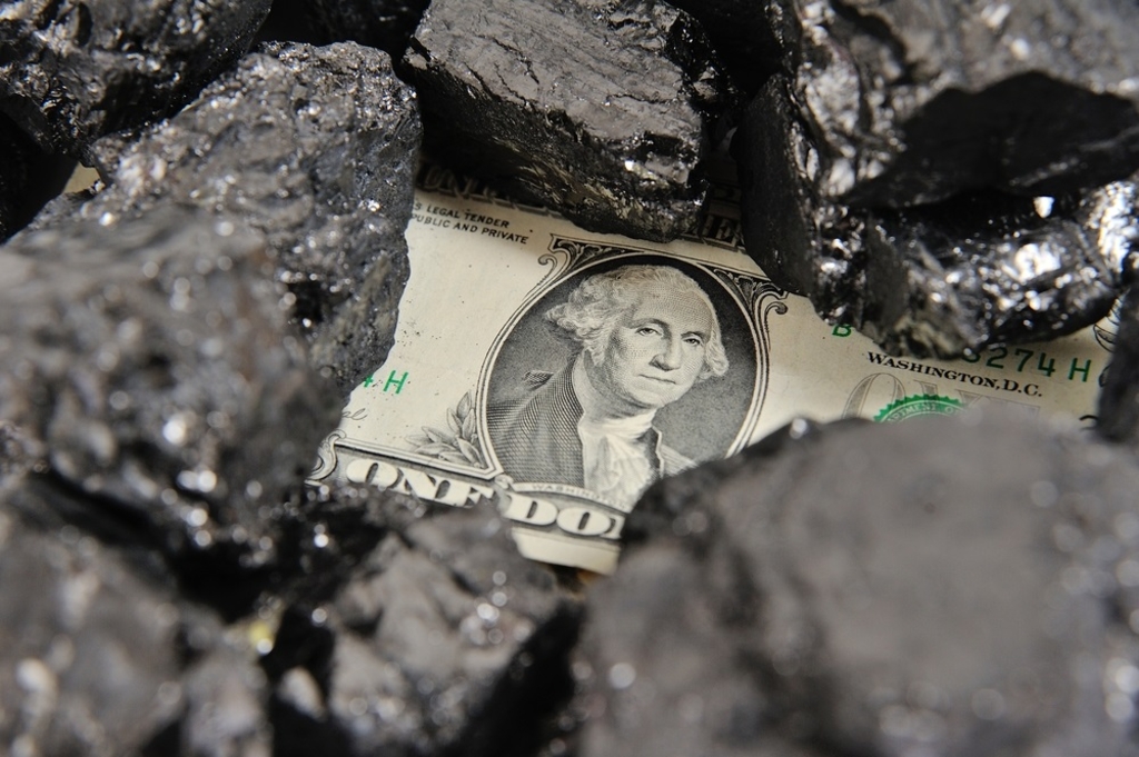 Coal phase-out: Announcing CO2-pricing triggers divestment