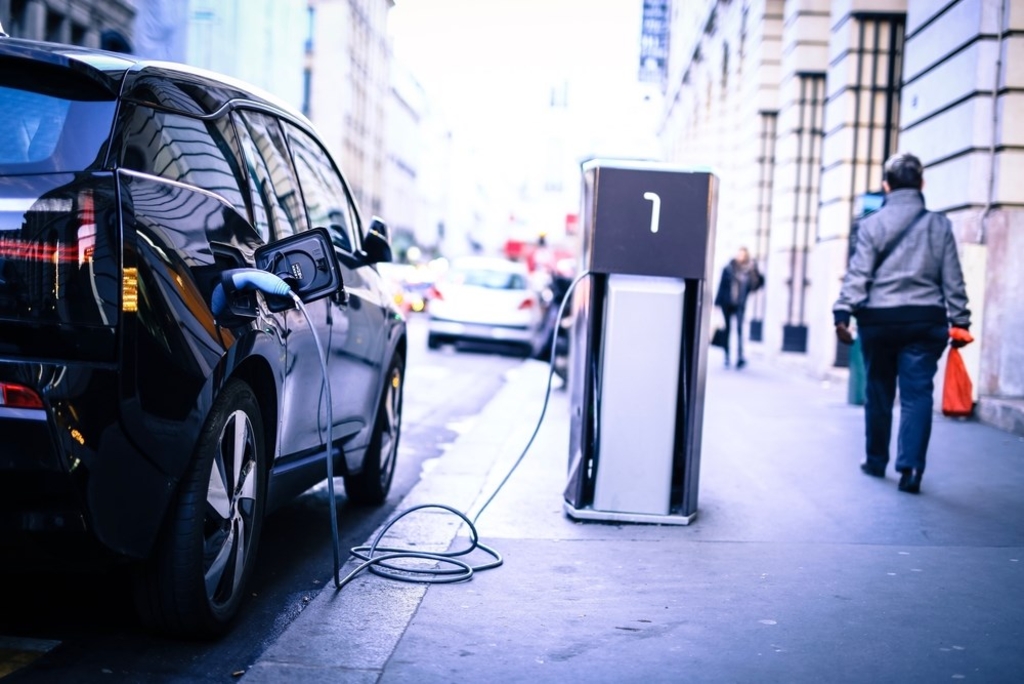 Electric cars to significantly reduce carbon footprint only from 2040